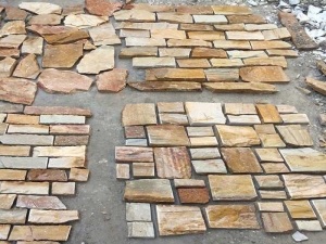 China Loose Yellow Rusty Slate Stacked Stone Paving