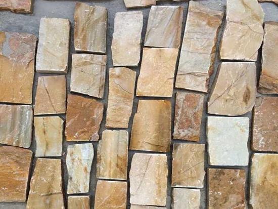 China Loose Yellow Rusty Slate Stacked Stone Paving